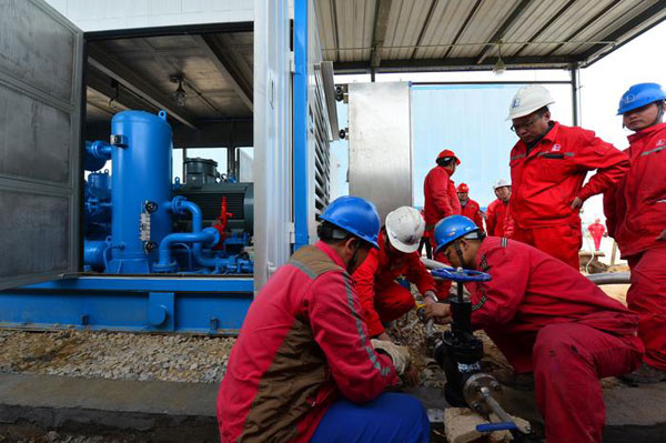 会议文件、“三公”经费等进一步压减