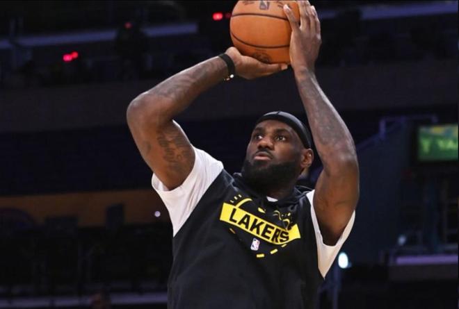 湖人战绩对比引热议：詹姆斯缺席时胜率反超，