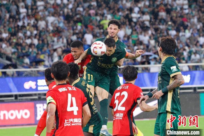 绿城主场2比2战平海港,弗兰克补时头球绝平挽回