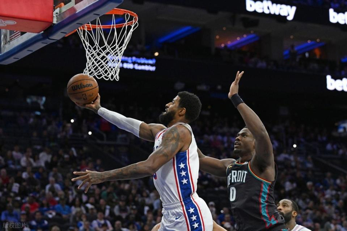 乔治半场爆发后崩盘，季后赛成隐患