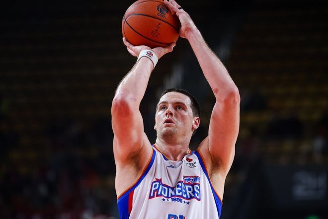 新疆加时逆转天津终结四连败 阿不都准绝杀哈姆