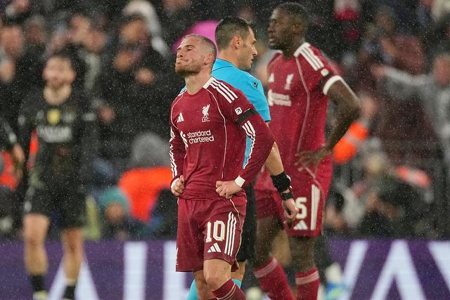 巴黎圣日耳曼双杀英超劲旅晋级欧冠半决赛