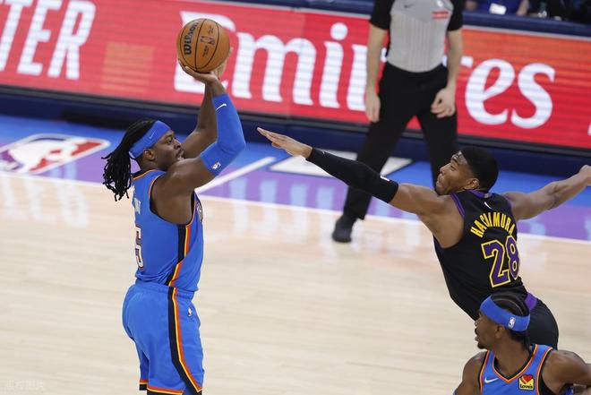 雷霆大胜湖人43分 东契奇伤退影响西部排名