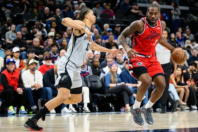 雷霆大胜湖人43分 东契奇伤退影响西部排名