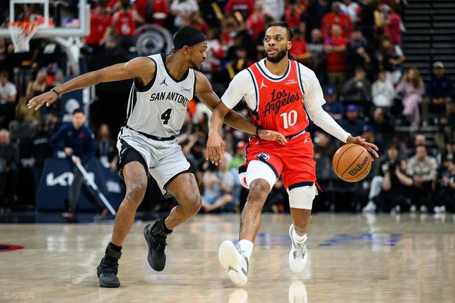 雷霆大胜湖人43分 东契奇伤退影响西部排名