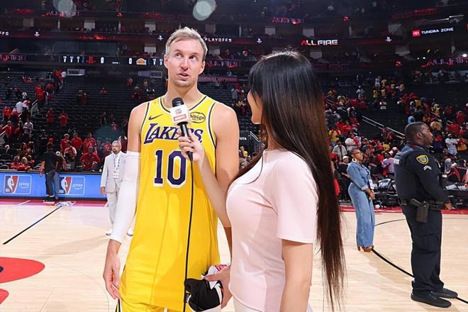 湖人加时力克火箭挺进西决 肯纳德状态低迷引担